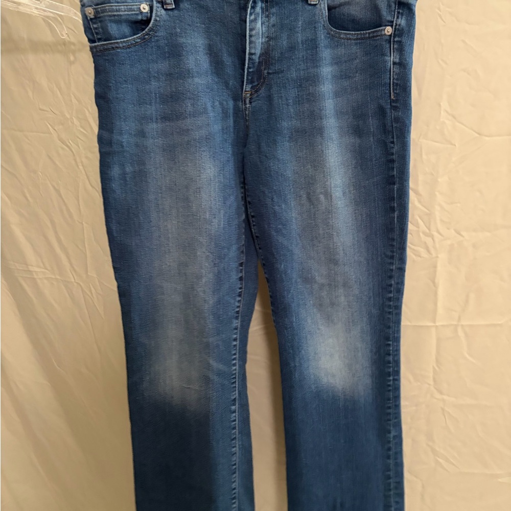 GAP( 2012) mid rise Short Boot cut 1969